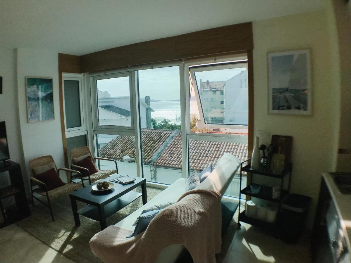 Estilo Costero Al Lado De La Playa Gayanes  (A Coruna)